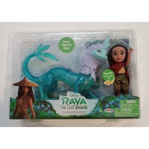 Disney's Raya and the Last Dragon 6-Inch Petite Raya Doll & Feature Sisu Dragon